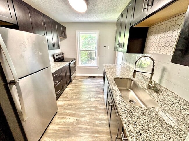 Building Photo - 3512 SW Triana Blvd