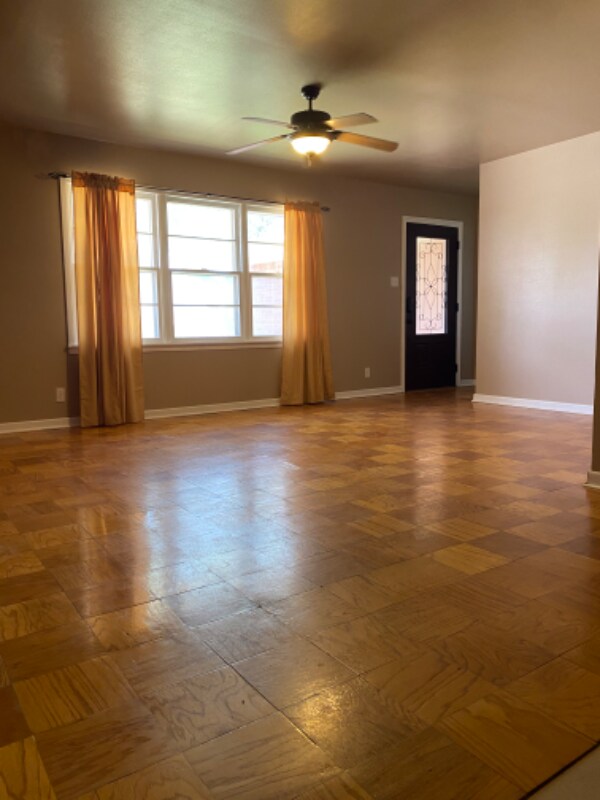 Foto principal - 801 NW 9th St