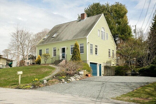 Building Photo - 19 Continental Dr