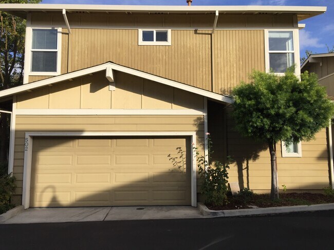 Foto del edificio - 502 Cottage Grove Ter