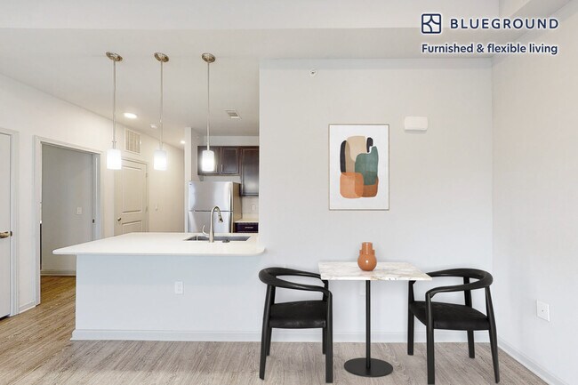 Foto del edificio - 4300 Swanson Wy