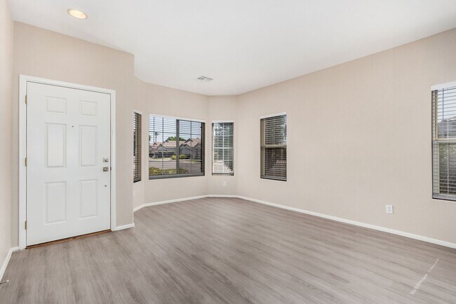 Building Photo - Newly Renovated 3-Bedroom Home in Gilbert