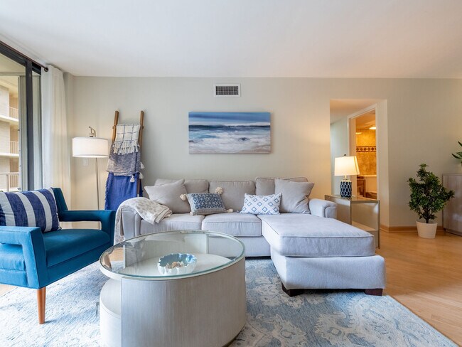 Foto del edificio - 3200 S Ocean Blvd