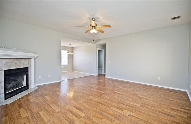 Building Photo - ***520 Walker Street***