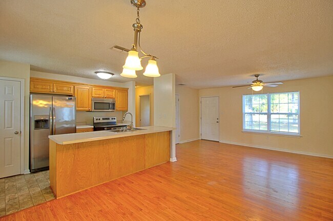 Building Photo - 1080 Ricade Dr
