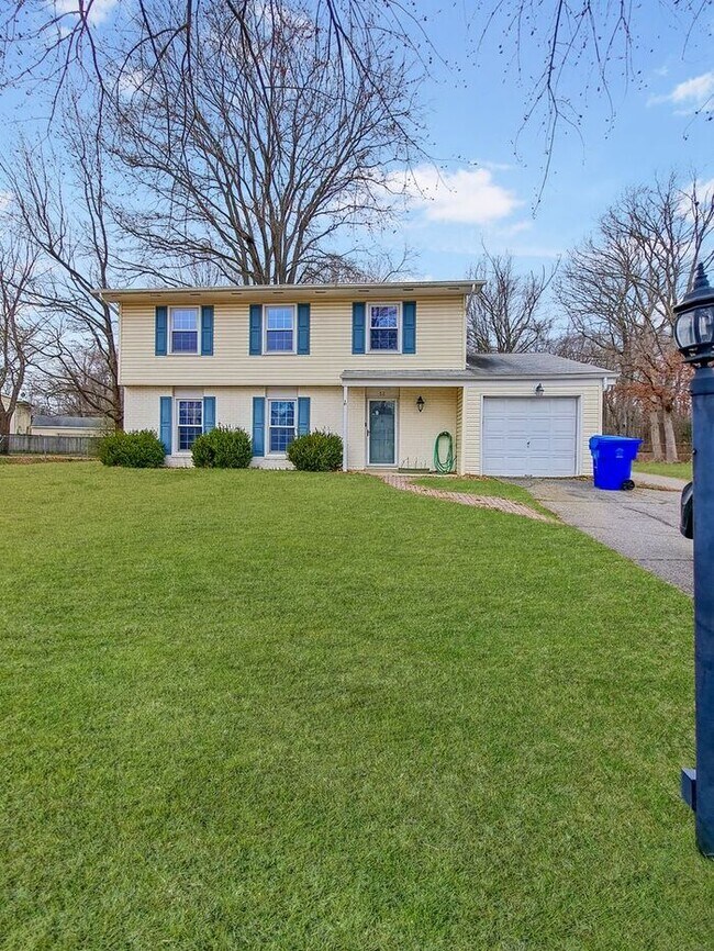 Building Photo - Pet Friendly 4 Bedroom/3 Bathroom SFH in S...