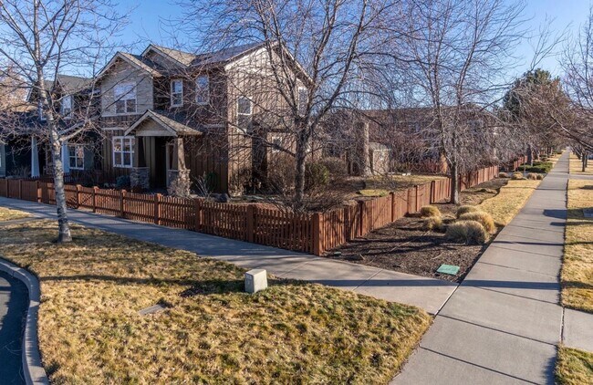 Foto del edificio - Welcome Home to Comfortable Bend Living