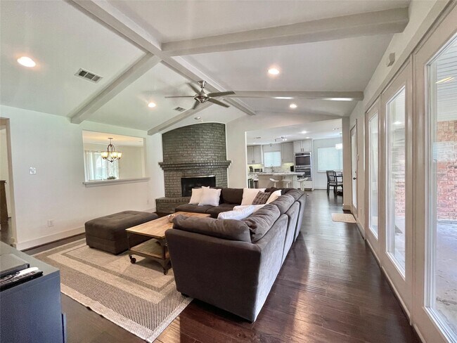 Foto del edificio - 5638 Grape St
