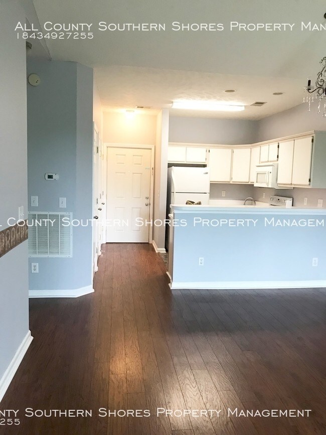 Building Photo - 500 River Oaks Dr