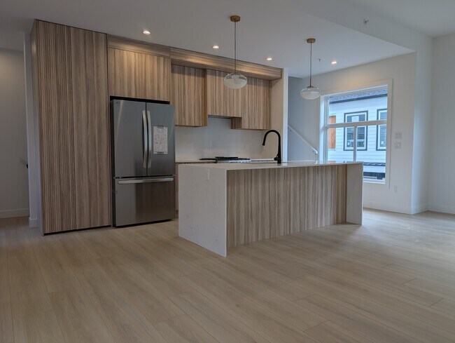 Photo du bâtiment - 8924 Cedar St