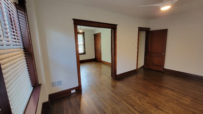 Foto del edificio - 5537 Holly Hills Ave