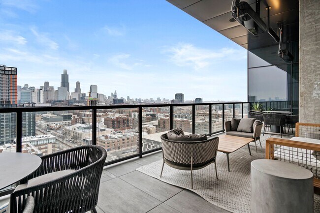 Foto del edificio - 1379 W Randolph St