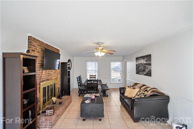 Building Photo - 438 Blue Rock Dr