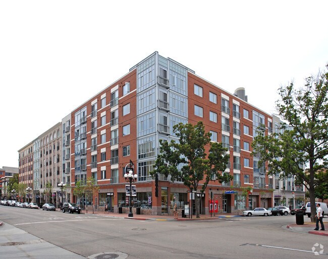 Building Photo - Gaslamp City Square