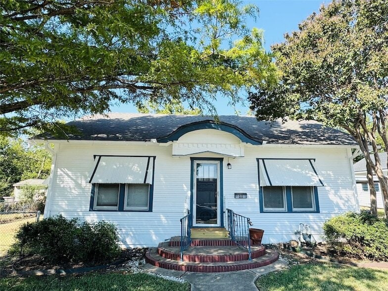 Primary Photo - 311 Gibson St
