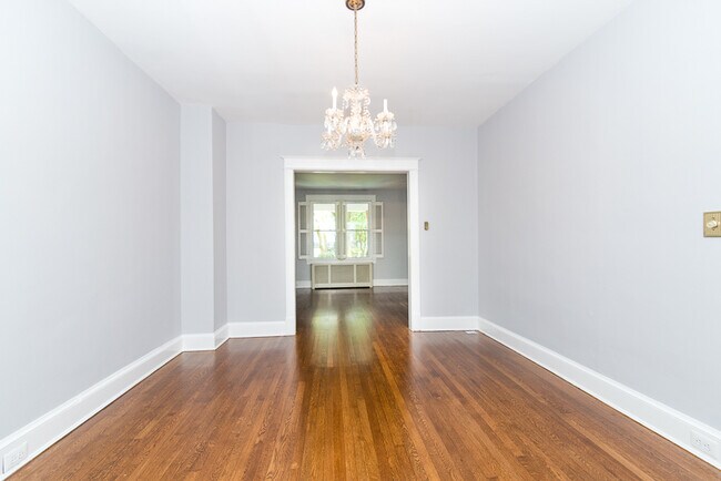 Building Photo - 1863 Ingleside Terrace NW