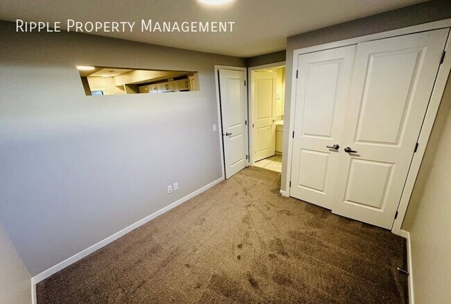 Photo du bâtiment - Modern 1 Beds, 1 Baths Basement/Lower | Av...