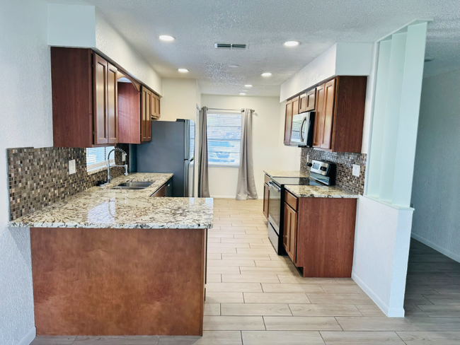 Building Photo - 5645 Struthers Ct