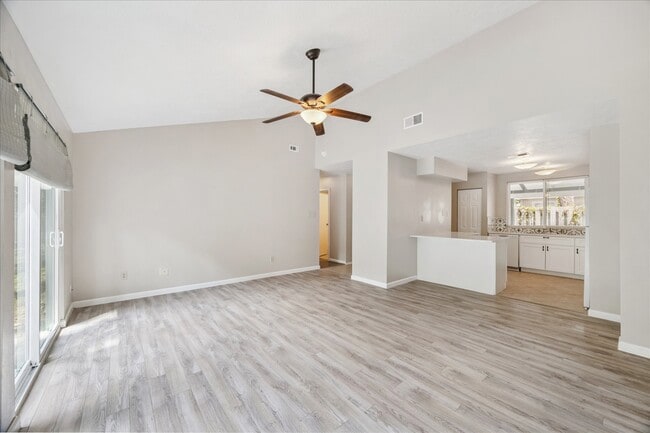 Building Photo - 1308 E Red Cedar Cir
