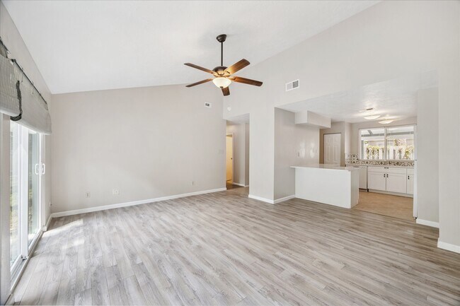 Foto del edificio - 1308 E Red Cedar Cir