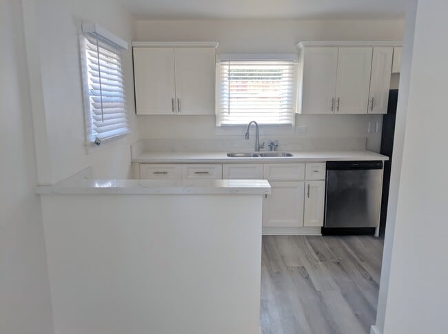 Building Photo - 4041 Van Buren Pl