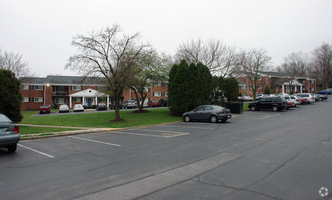 Building Photo - Sussex Square Apartments