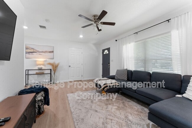 Foto del edificio - 338 Tomrob Dr