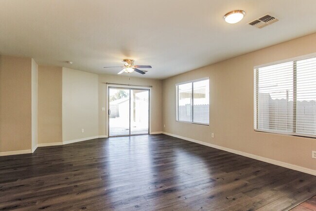 Building Photo - 25021 W Vista Norte St
