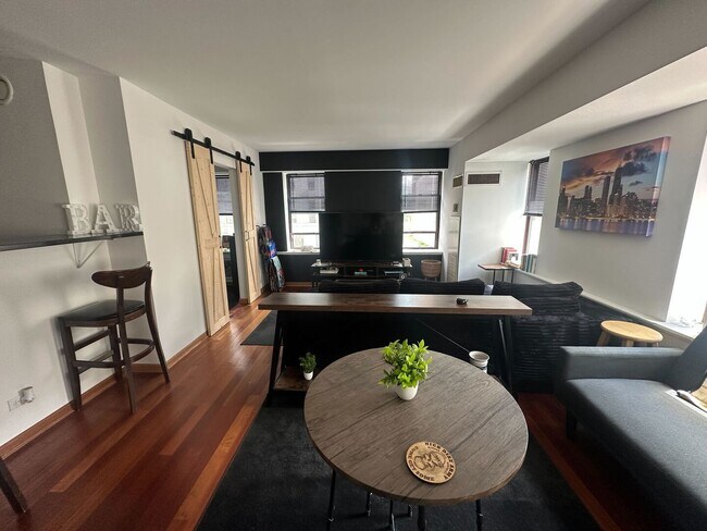 Foto del edificio - 40 E 9th St