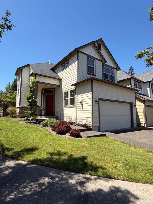Foto del edificio - Inviting 3 Bed/2.5bath Corner lot