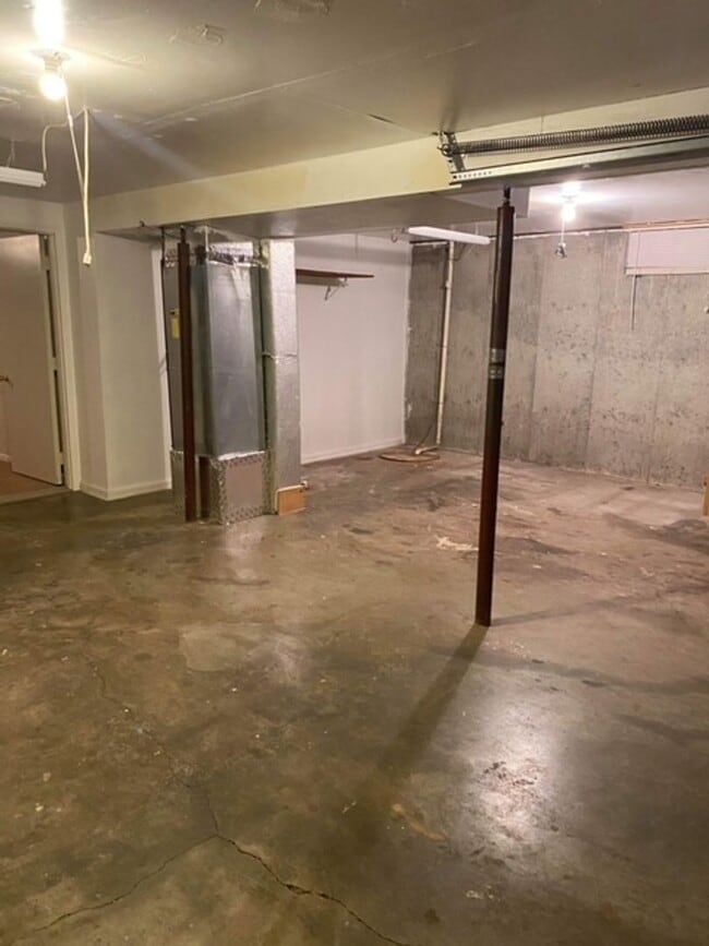 Building Photo - Cozy 3 Bed, 1 Bath House Minutes To Fort Knox