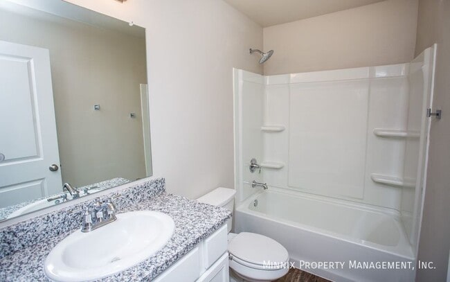 Foto del edificio - 2113 N. Ave. L-