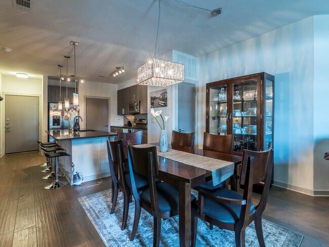 Foto del edificio - 3600 S Lamar Blvd