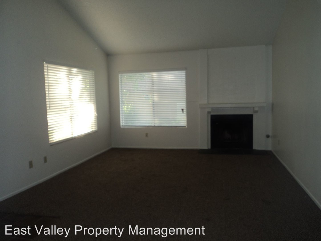 Primary Photo - 1077 Ardmore Cir