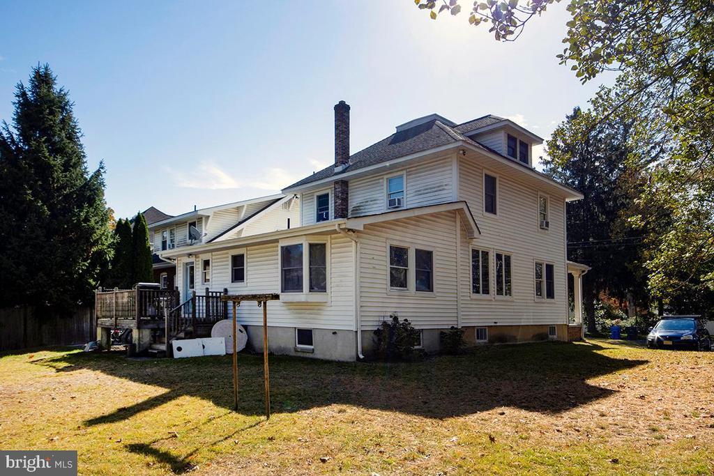 Primary Photo - 221 Villanova Rd