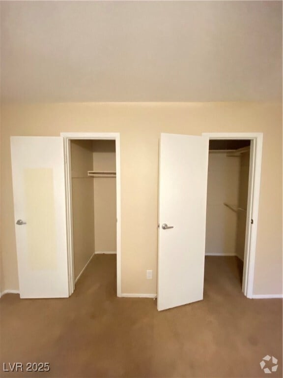 Building Photo - 3125 Pinehurst Dr