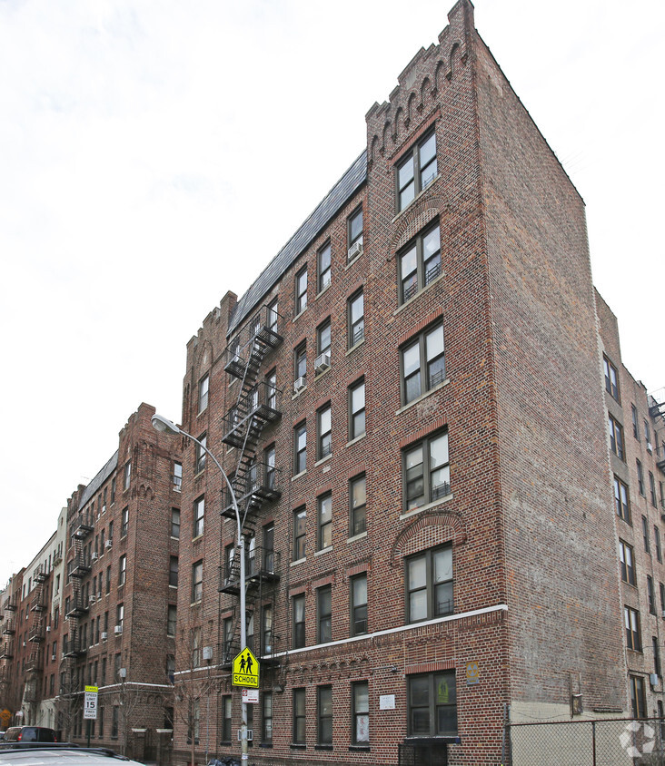 Building Photo - 530 Parkside Ave