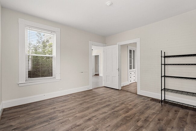 Building Photo - 36 Gardner St