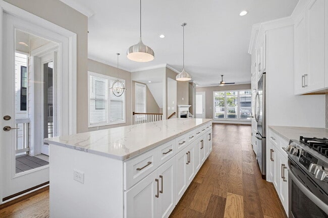 Building Photo - 4909 Madone Dr