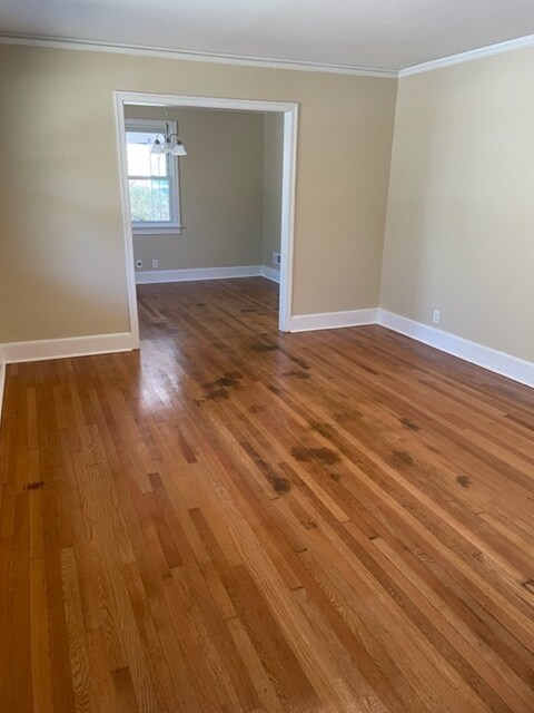 Huge Living Room - 3044 Beechaven Rd