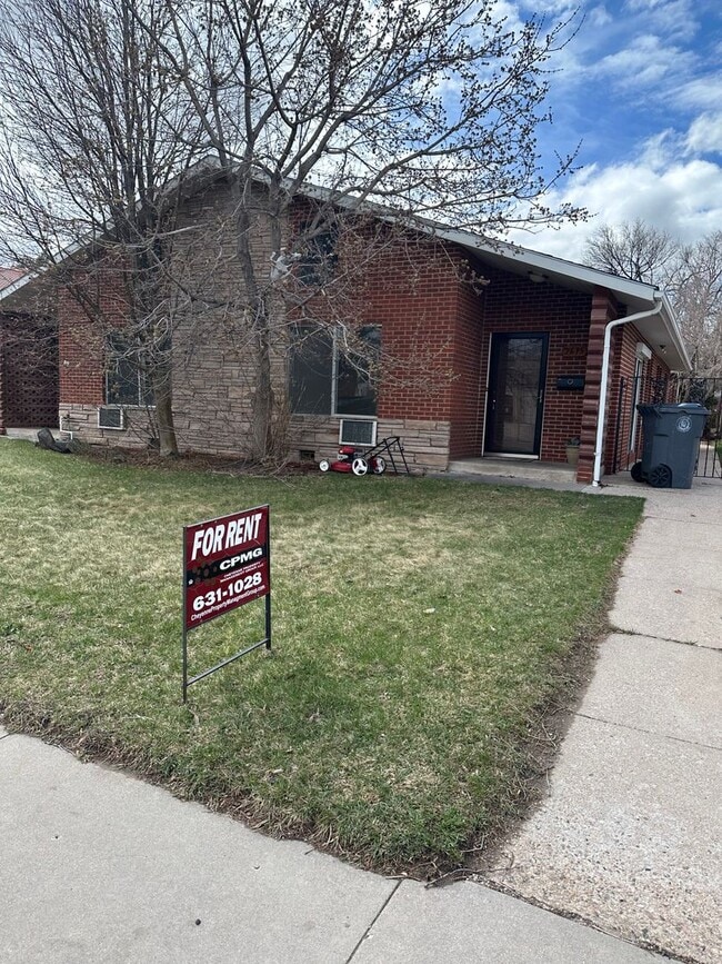 Building Photo - 2615-2617 E 17th St