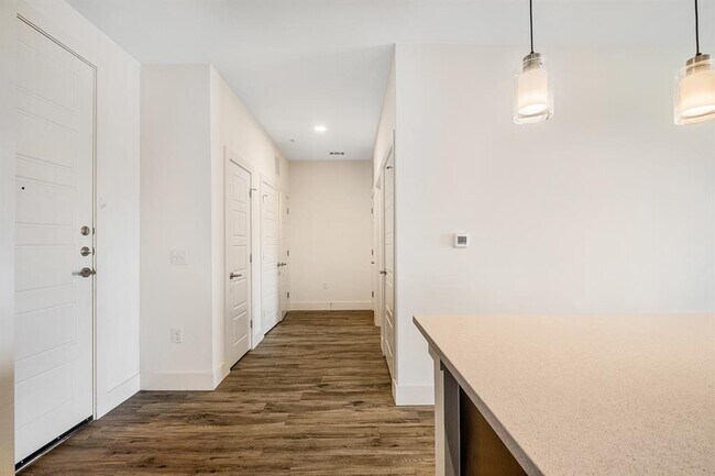 Building Photo - 6444 Burnet Rd