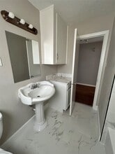 Building Photo - 1504 Greenbriar Ave