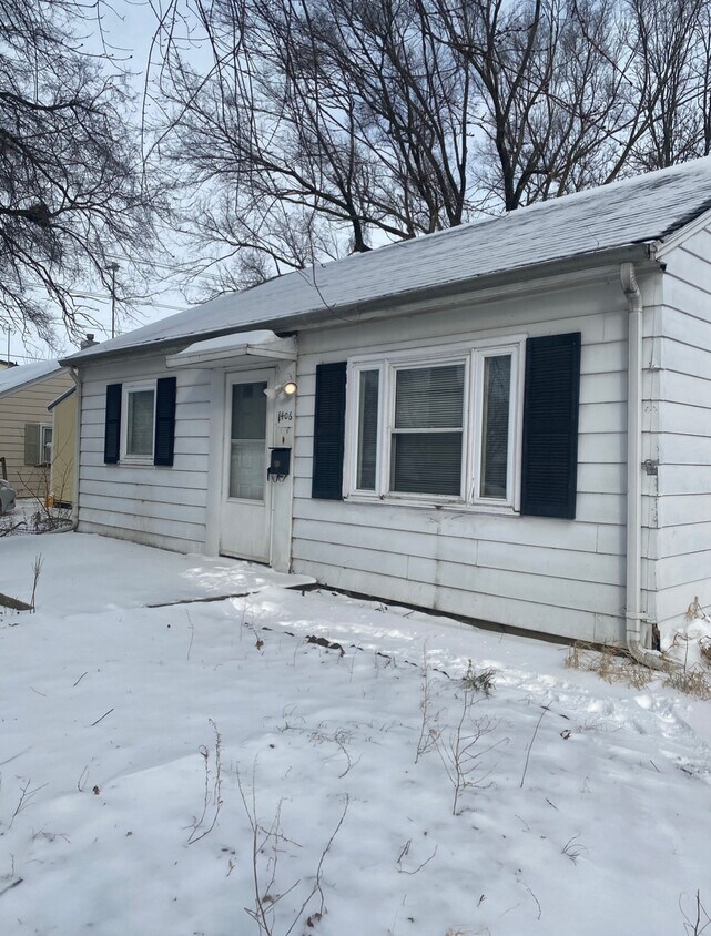 Primary Photo - 1406 Sunset Dr
