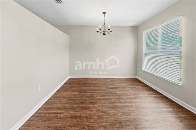 Building Photo - 810 Dunkirk Ave NW