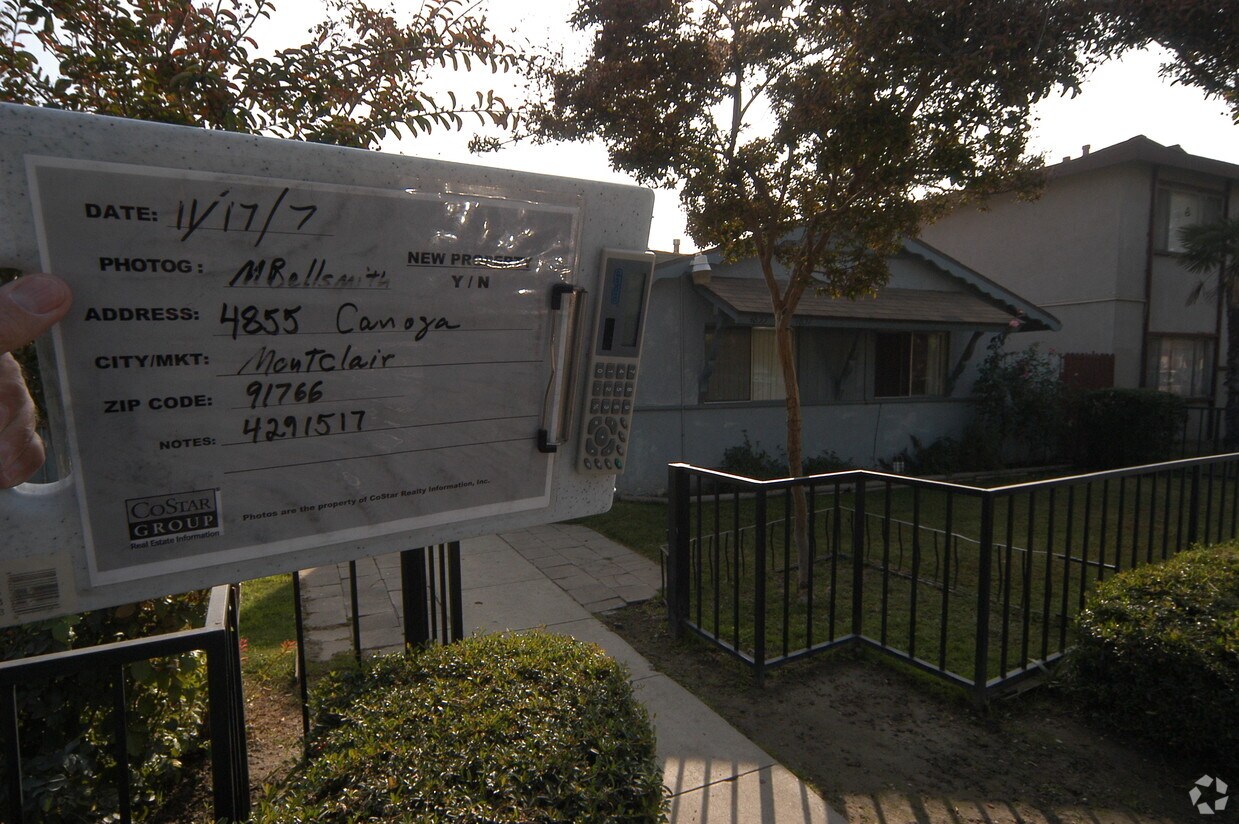  - 4855 Canoga St