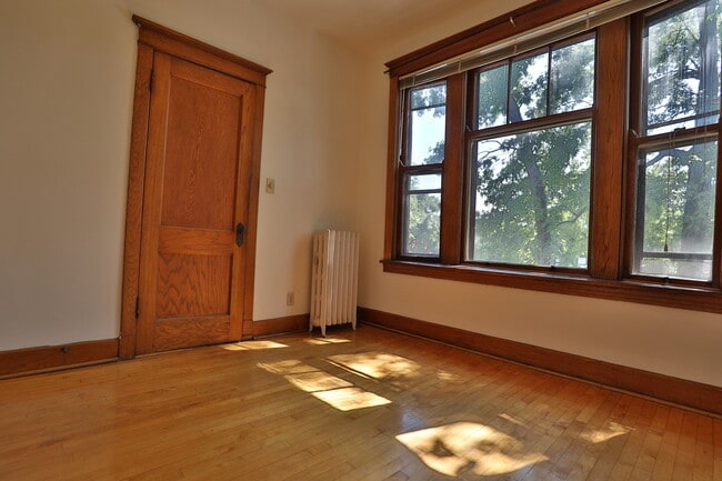 Foto del edificio - 1403 N Wicker Park Ave