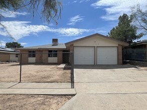 Building Photo - 1748 Dave Elliott Dr