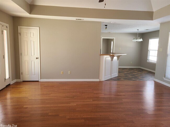 Building Photo - 35 Coach Ct