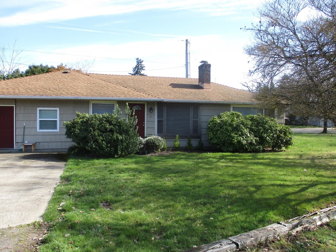 Primary Photo - 715 Leigh St